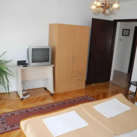 Apartman In Fuer 6 Personen Mit Meerblick By Interhome Selce