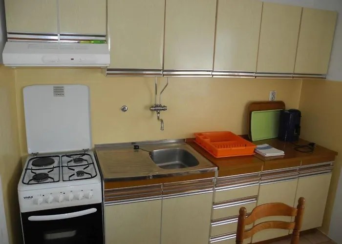 In Fuer 6 Personen Mit Meerblick By Interhome Apartman Selce