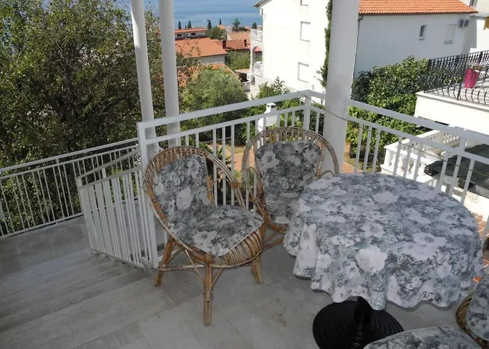 Apartman In Fuer 6 Personen Mit Meerblick By Interhome