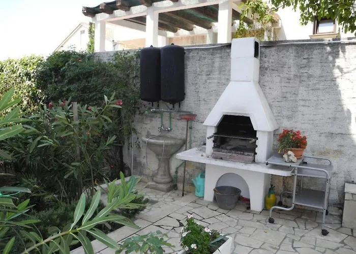 In Fuer 6 Personen Mit Meerblick By Interhome Selce