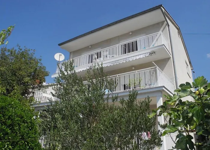Apartman In Fuer 6 Personen Mit Meerblick By Interhome Selce
