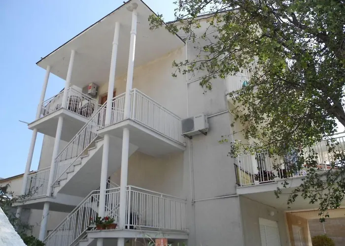 Apartman In Fuer 6 Personen Mit Meerblick By Interhome