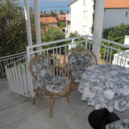 Apartman In Fuer 6 Personen Mit Meerblick By Interhome
