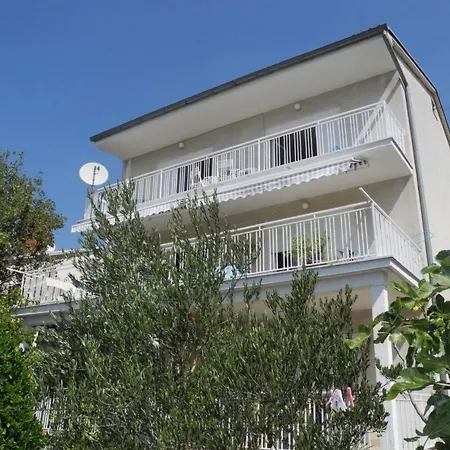Apartman In Fuer 6 Personen Mit Meerblick By Interhome Selce