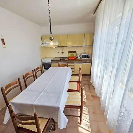 In Fuer 6 Personen Mit Meerblick By Interhome سيلتسي
