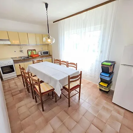 شقة In Fuer 6 Personen Mit Meerblick By Interhome *
